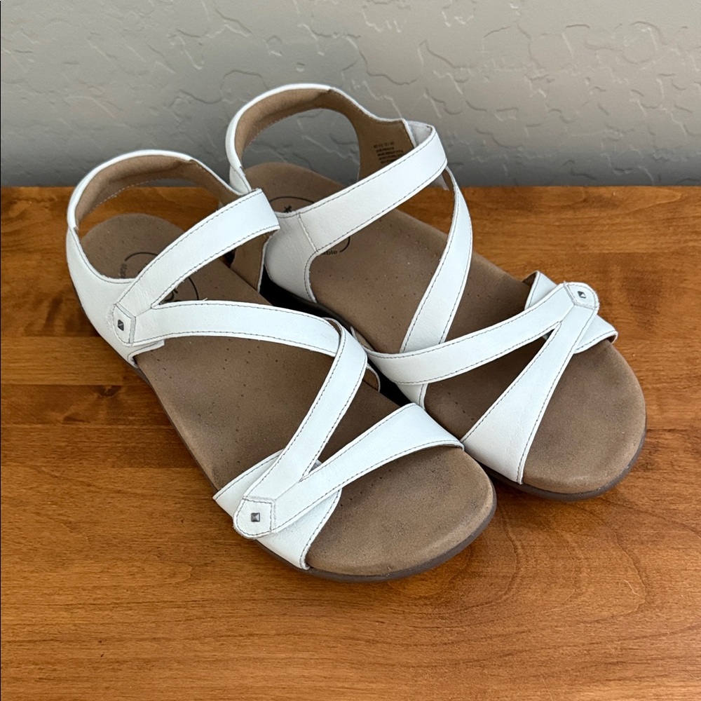 Taos Footwear White Leather Strappy Comfort Sandals